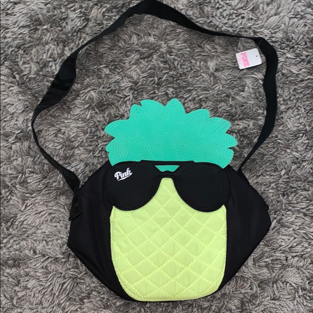 VS lunch bag/cooler. Isolation for food/drinks